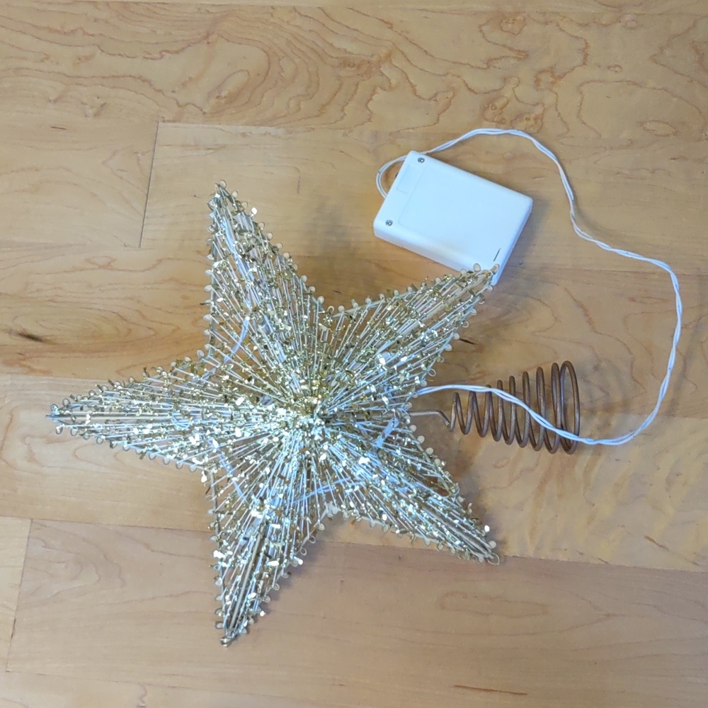 Battery Operated Star Christmas Tree Topper - Picture 4 of 6